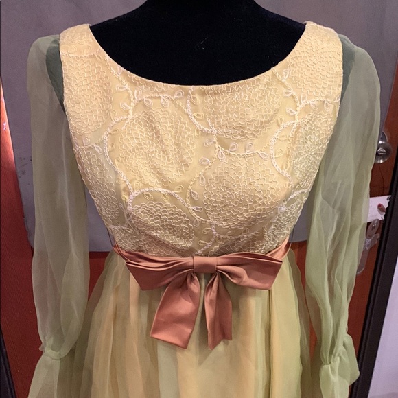 Vintage Elegant Yellow and Gold Women's Dress Vintage Size 10 - Picture 2 of 8